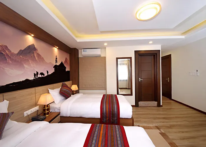 Hotel Sherpani 3*