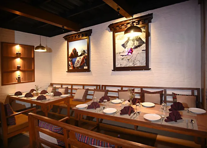 Hotel Sherpani